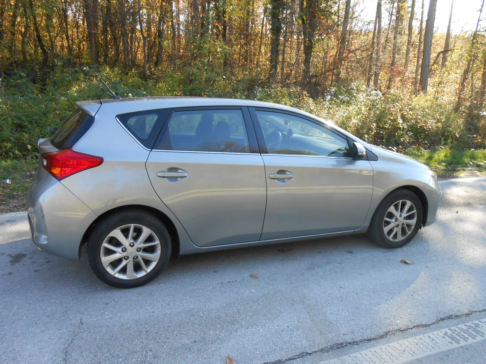 Toyota Auris 1.6 - изображение 3