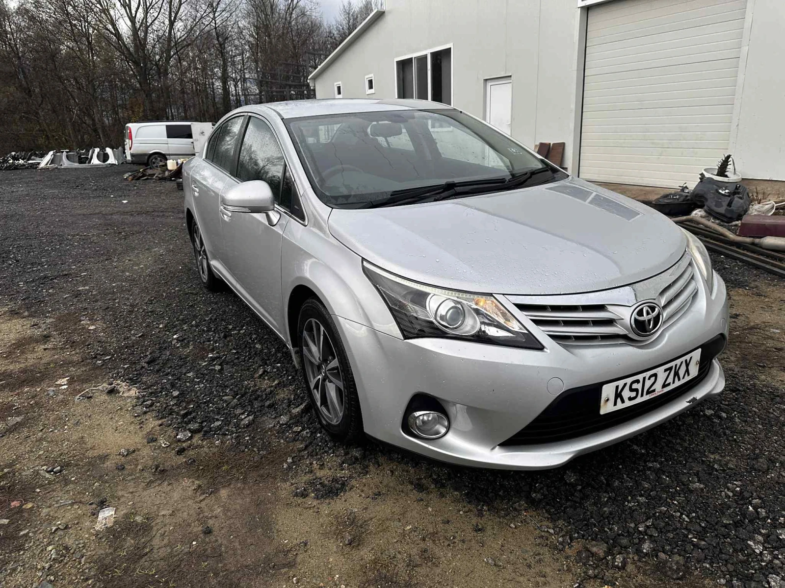 Toyota Avensis 2.0 D-4D 124 �.�.   �� ����� | Mobile.bg � ����������� 1