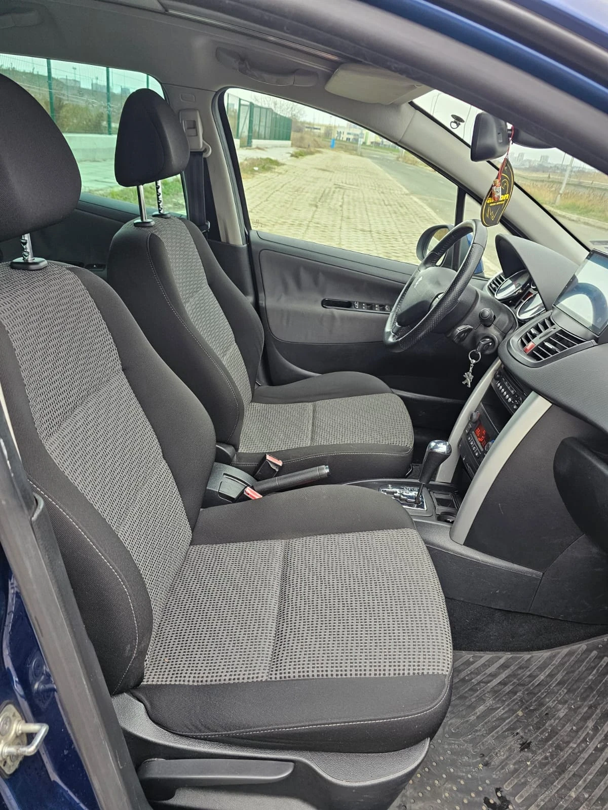 Peugeot 207 207 SW - изображение 9