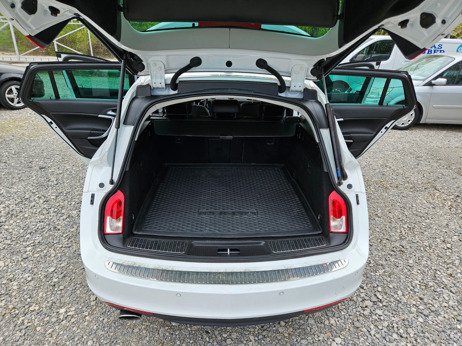 Opel Insignia 2.0 CDTI NAVI COSMO, снимка 15 - Автомобили и джипове - 52928949