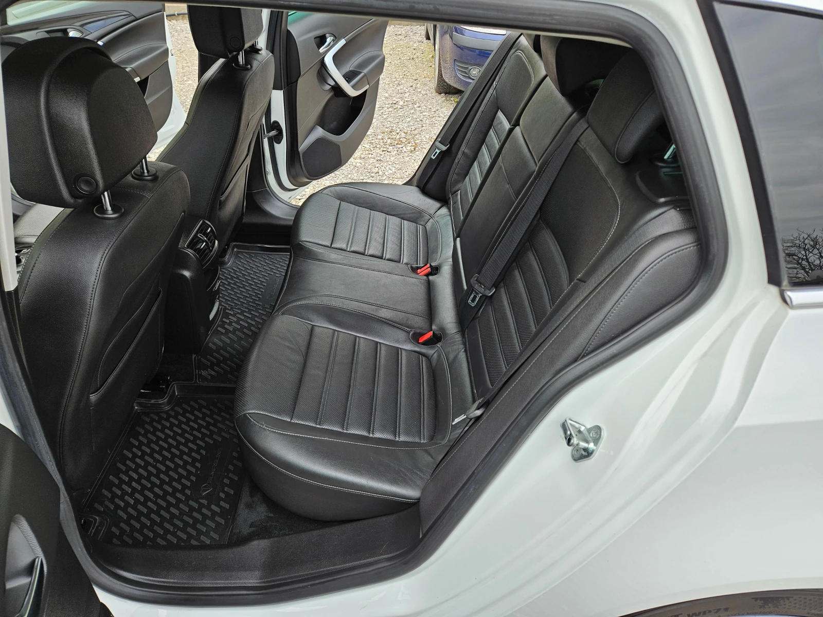 Opel Insignia 2.0 CDTI NAVI COSMO, снимка 10 - Автомобили и джипове - 52928949