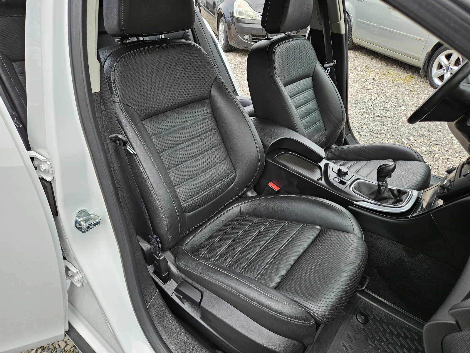 Opel Insignia 2.0 CDTI NAVI COSMO, снимка 13 - Автомобили и джипове - 52928949