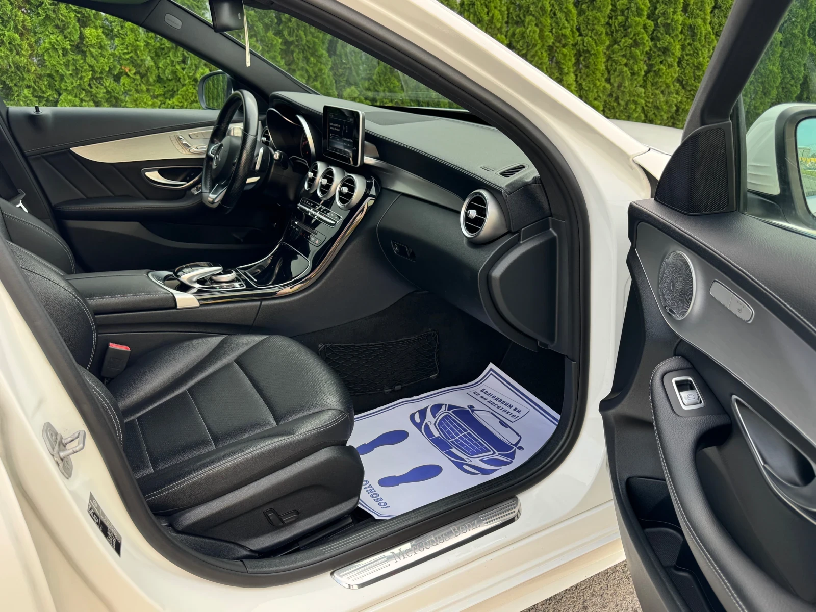 Mercedes-Benz C 200 AMG/7G-Tronic/Burmester/Distronic/HeadUp/ШВЕЙЦАРИЯ, снимка 12 - Автомобили и джипове - 53406730