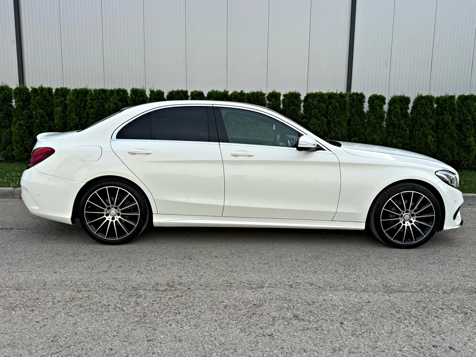 Mercedes-Benz C 200 AMG/7G-Tronic/Burmester/Distronic/HeadUp/ШВЕЙЦАРИЯ, снимка 7 - Автомобили и джипове - 53406730