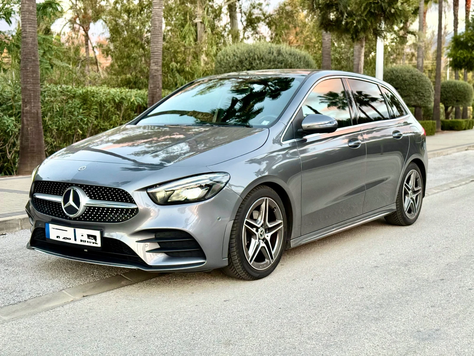 Mercedes-Benz B 180 AMG