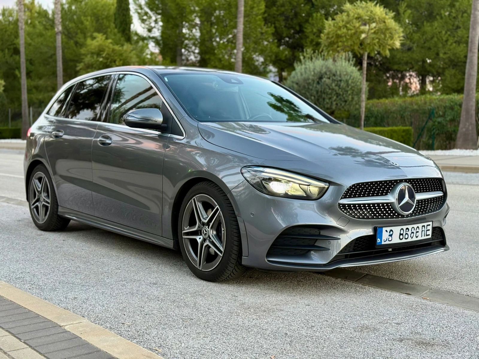 Mercedes-Benz B 180 AMG, снимка 8 - Автомобили и джипове - 53700517