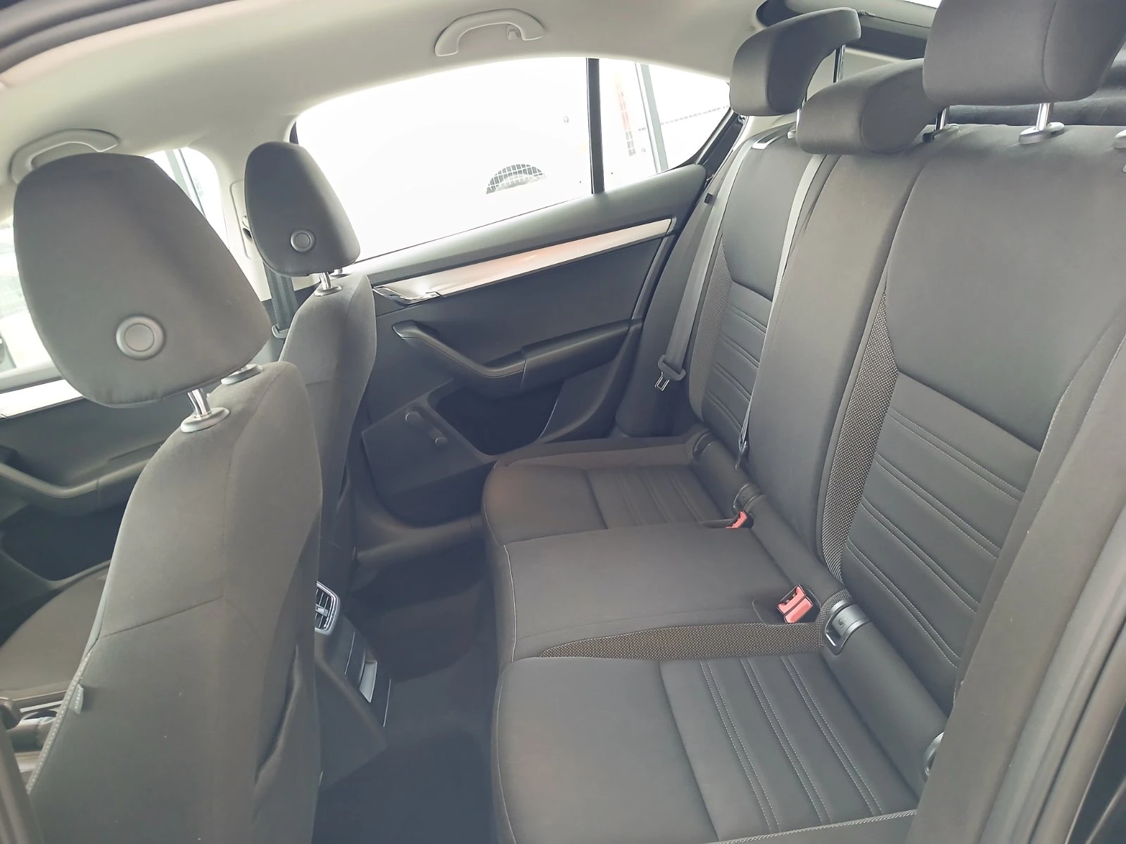 Skoda Octavia 2.0 TDI/ 150 �.�./7DSG | Mobile.bg � ����������� 8