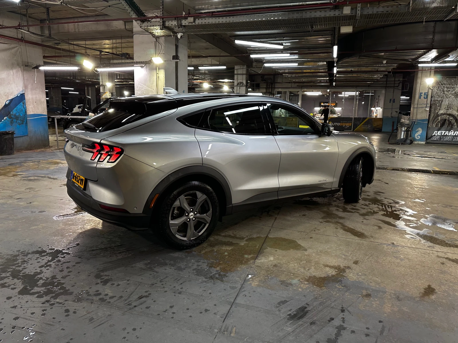 Ford Mustang Mach-E, снимка 7 - Автомобили и джипове - 54058692