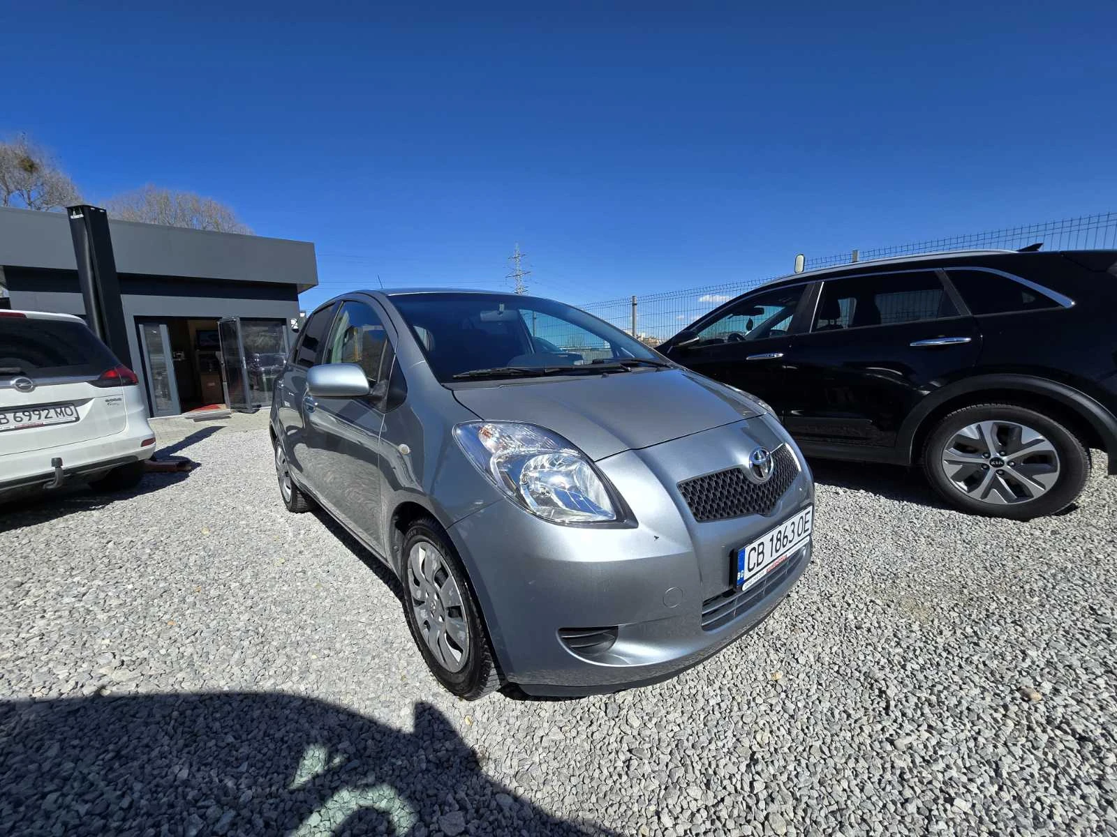 Toyota Yaris 1.3i АВТОМАТИК, снимка 4 - Автомобили и джипове - 54138999