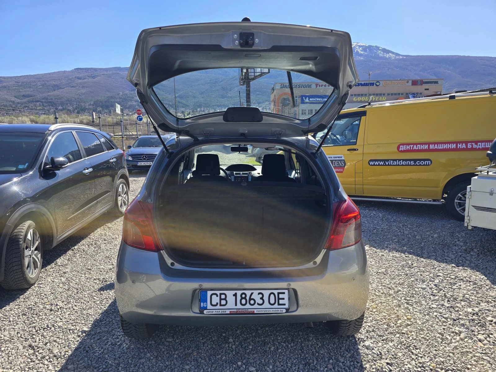 Toyota Yaris 1.3i АВТОМАТИК, снимка 7 - Автомобили и джипове - 54138999
