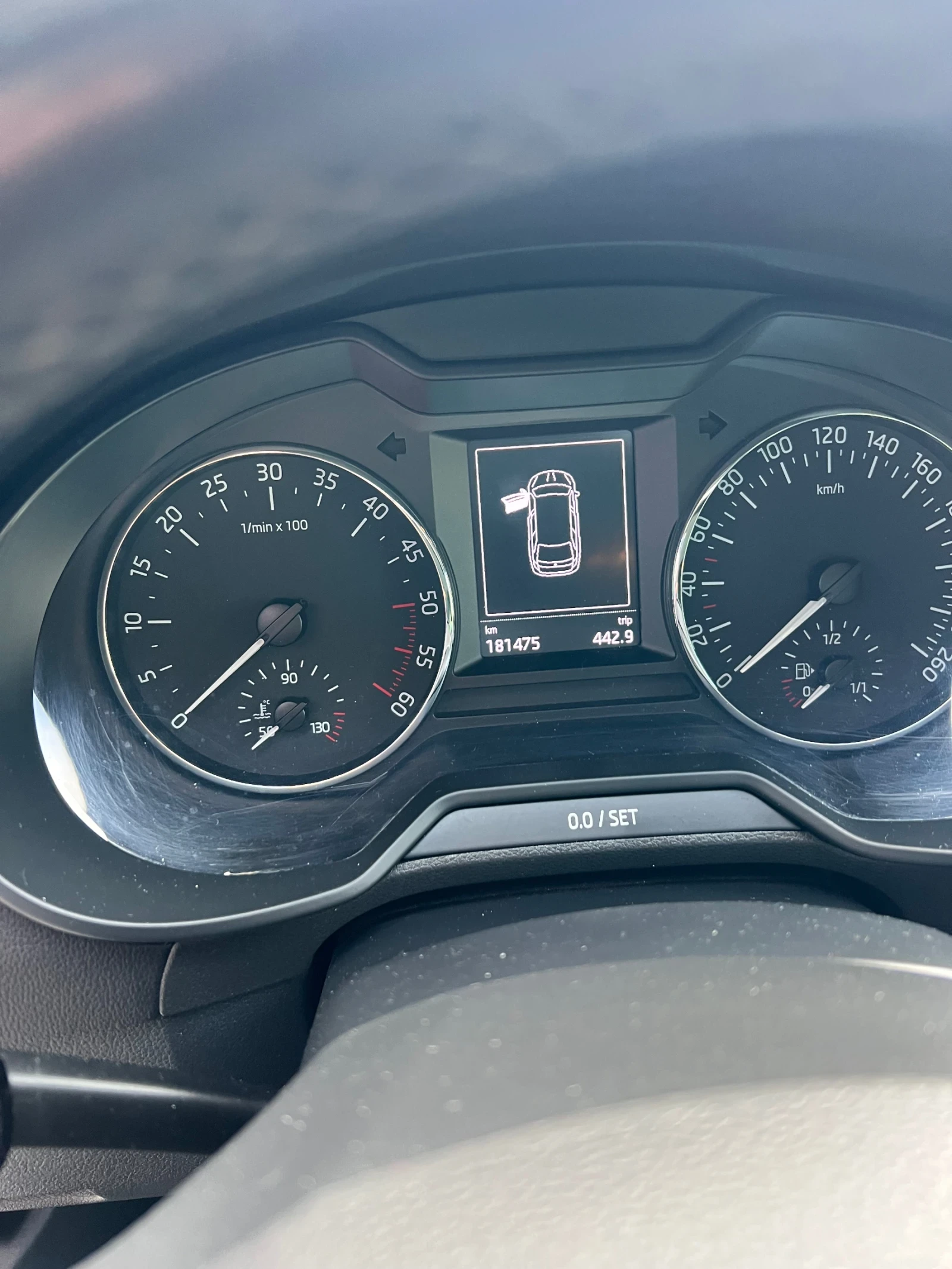 Skoda Octavia 1.6 TDI 4x4 Спешно, снимка 4 - Автомобили и джипове - 54215614