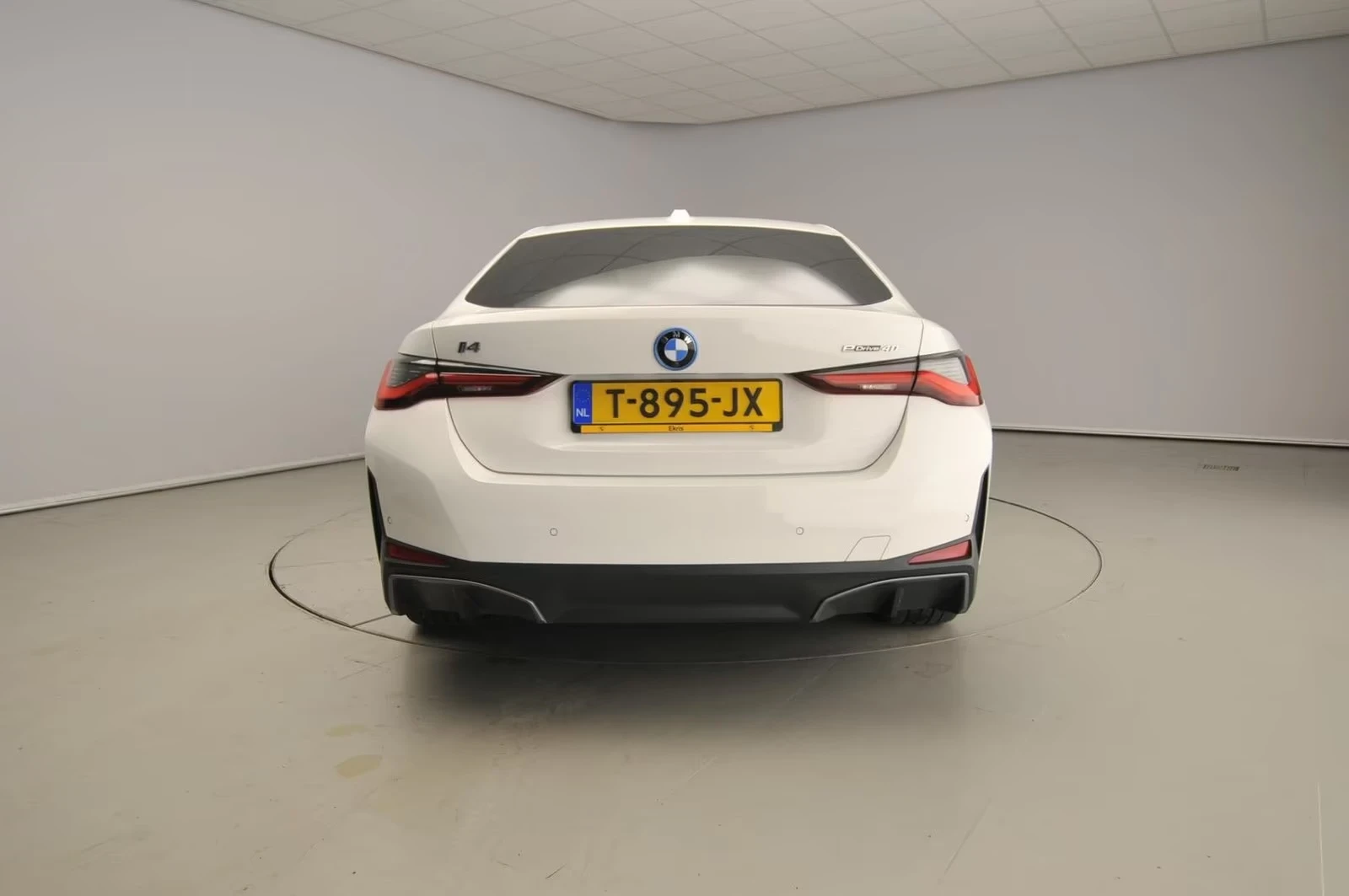 BMW i4 eDrive 40 Head-up Driving assistance Plus, снимка 5 - Автомобили и джипове - 54555934