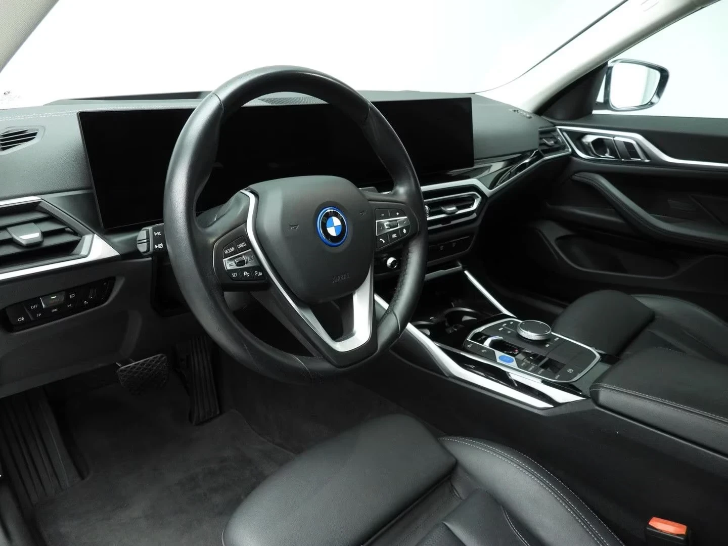 BMW i4 eDrive 40 Head-up Driving assistance Plus, снимка 6 - Автомобили и джипове - 54555934