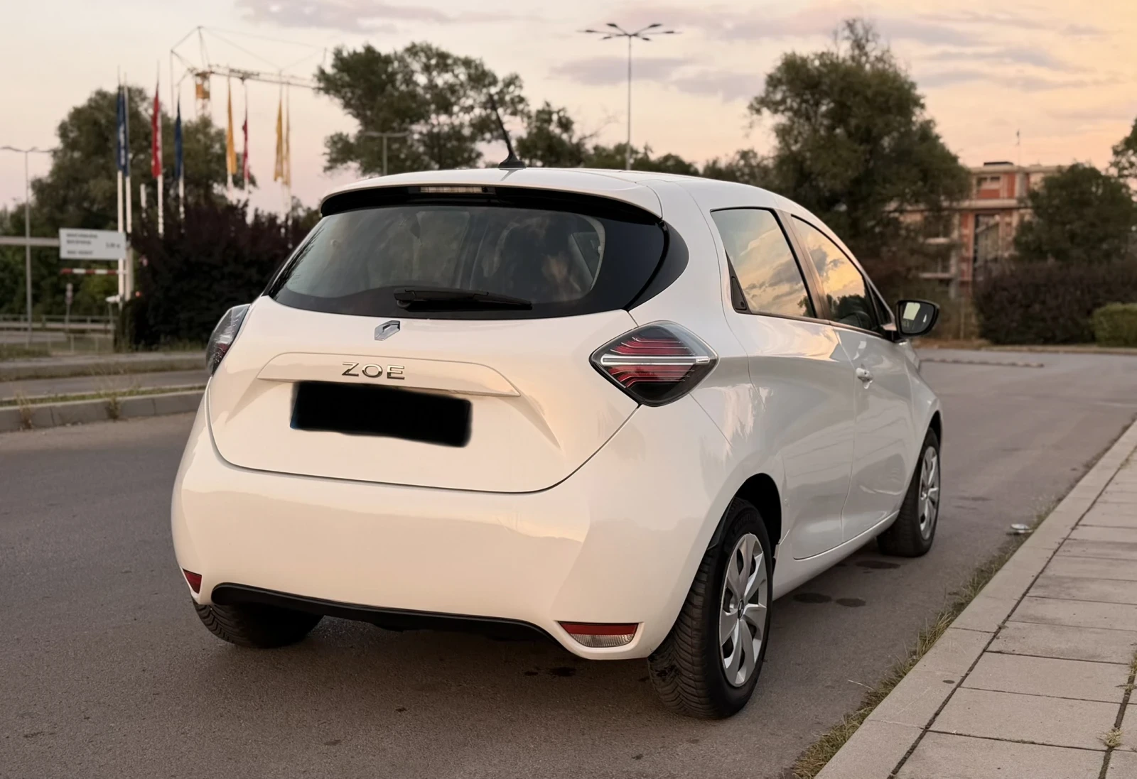 Renault Zoe R110* 52kw* CCS* Собствена батерия, снимка 4 - Автомобили и джипове - 55328266