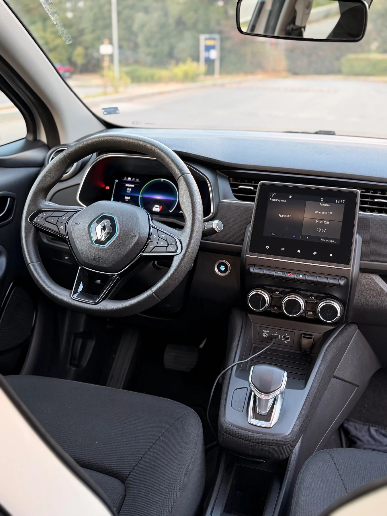 Renault Zoe R110* 52kw* CCS* Собствена батерия, снимка 8 - Автомобили и джипове - 55328266