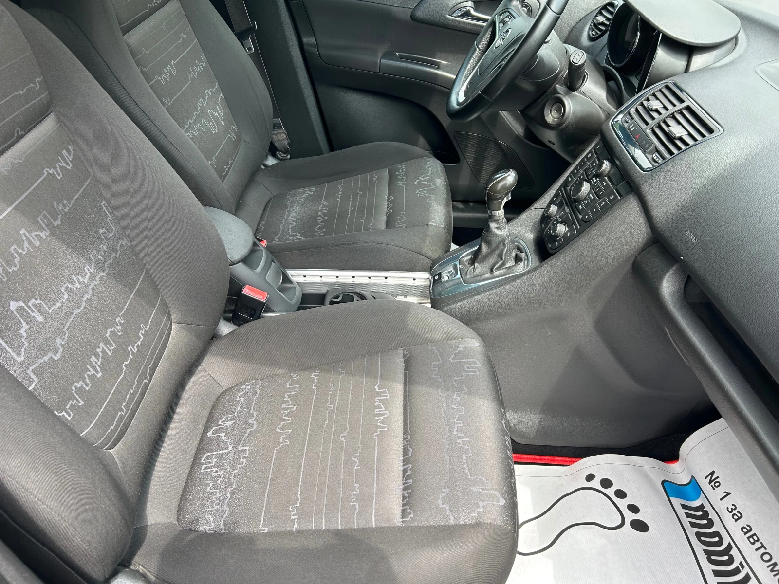Opel Meriva 1.3CDTI, снимка 11 - Автомобили и джипове - 54897193