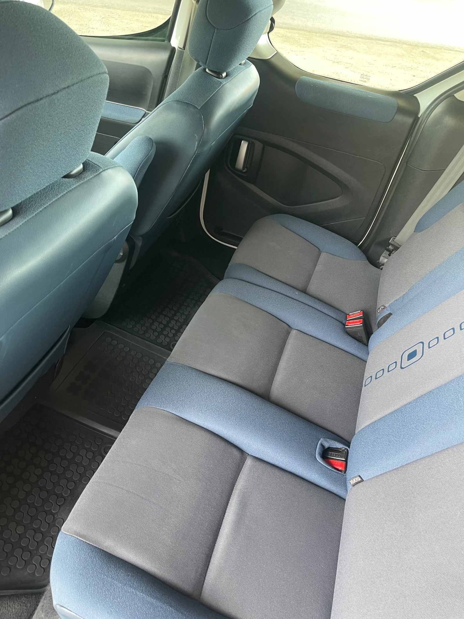 Citroen Berlingo 1.6 HDI 110, снимка 13 - Автомобили и джипове - 54967811