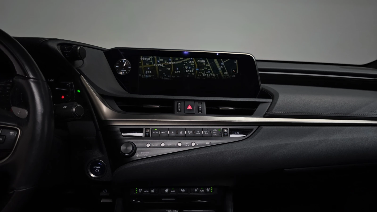 Lexus ES 300 * 7Th* Executive* Hybrid* Navi* Keyless, снимка 11 - Автомобили и джипове - 55244537