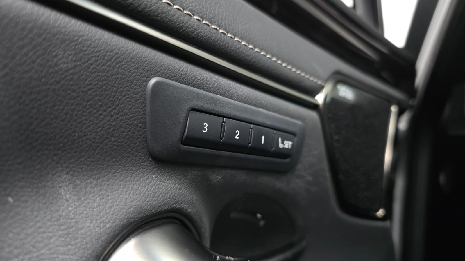 Lexus ES 300 * 7Th* Executive* Hybrid* Navi* Keyless, снимка 16 - Автомобили и джипове - 55244537
