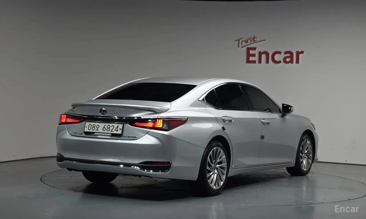 Lexus ES 300 * 7Th* Executive* Hybrid* Navi* Keyless, снимка 3 - Автомобили и джипове - 55244537