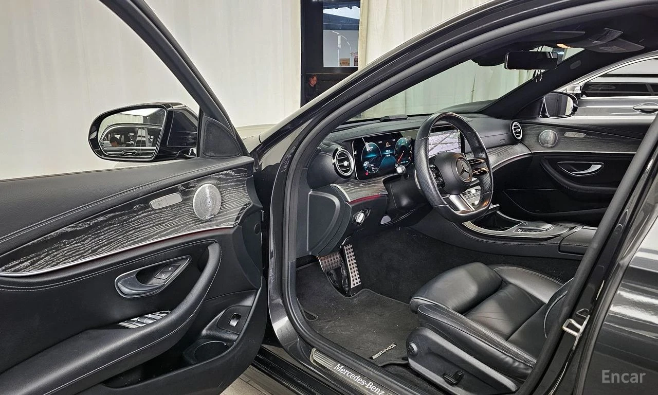 Mercedes-Benz E 350 AMG* LINE* BURMESTER* ДИСТРОНИК* ХЕДЪП* 360КАМЕРА*, снимка 5 - Автомобили и джипове - 55311408