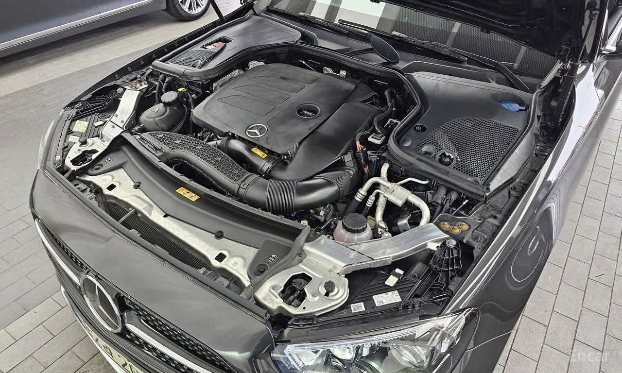 Mercedes-Benz E 350 AMG* LINE* BURMESTER* ДИСТРОНИК* ХЕДЪП* 360КАМЕРА*, снимка 17 - Автомобили и джипове - 55311408
