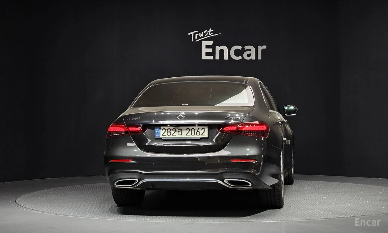 Mercedes-Benz E 350 AMG* LINE* BURMESTER* ДИСТРОНИК* ХЕДЪП* 360КАМЕРА*, снимка 4 - Автомобили и джипове - 55311408