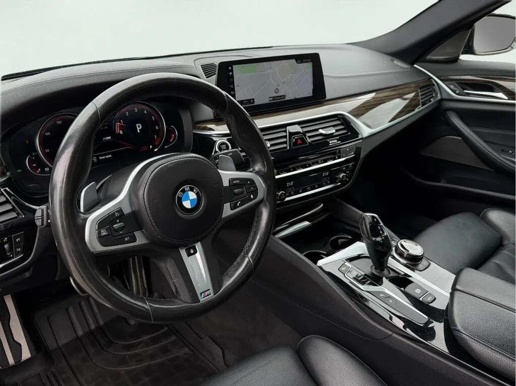 BMW 540 i* XDRIVE* M SPORT* HARMAN* HEAD UP* 360 КАМЕРИ, снимка 8 - Автомобили и джипове - 55315502