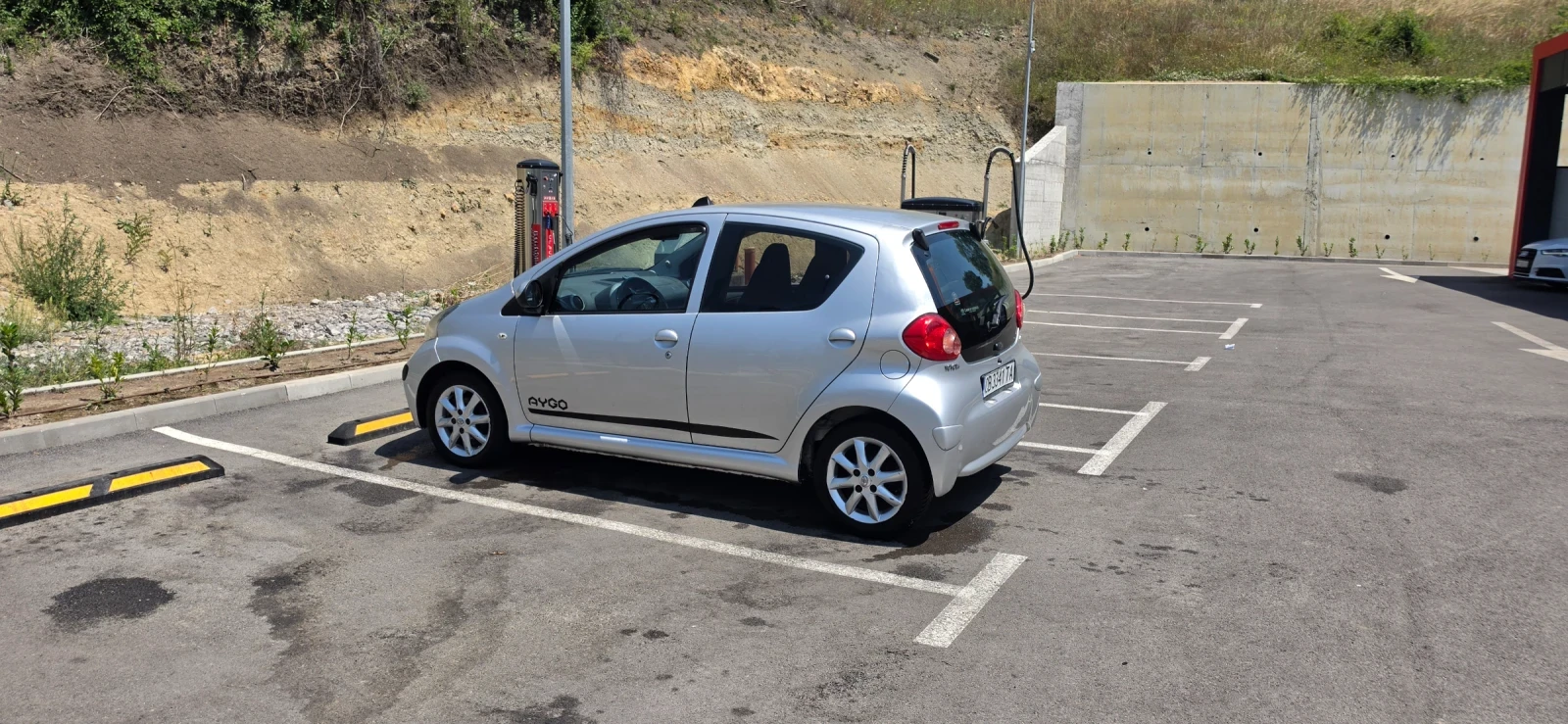 Toyota Aygo Бензин//Газ, снимка 6 - Автомобили и джипове - 55341127