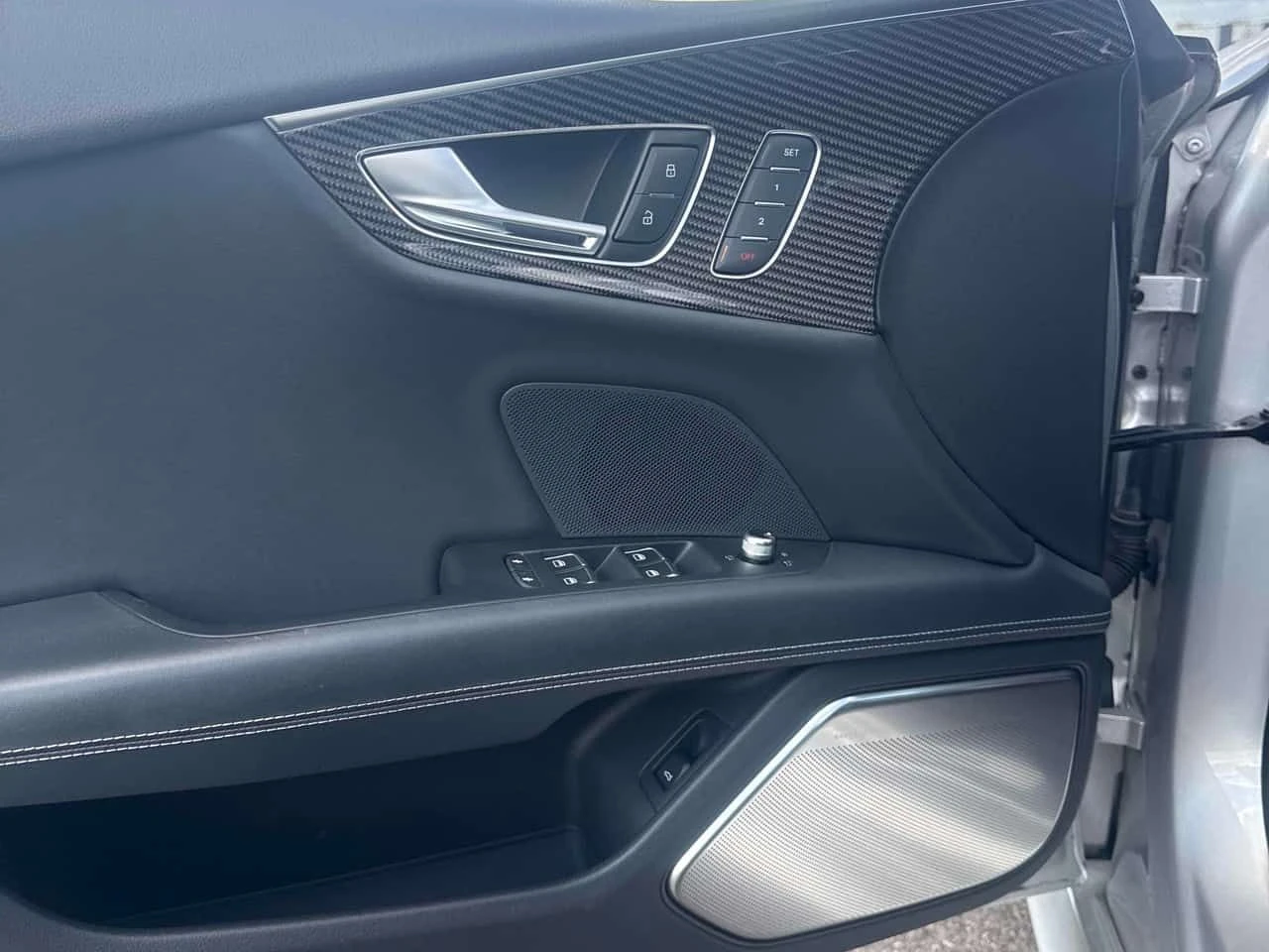 Audi Rs7 BANG & OLUFSEN / CARFAX / АВТОКРЕДИТ , снимка 10 - Автомобили и джипове - 55538072