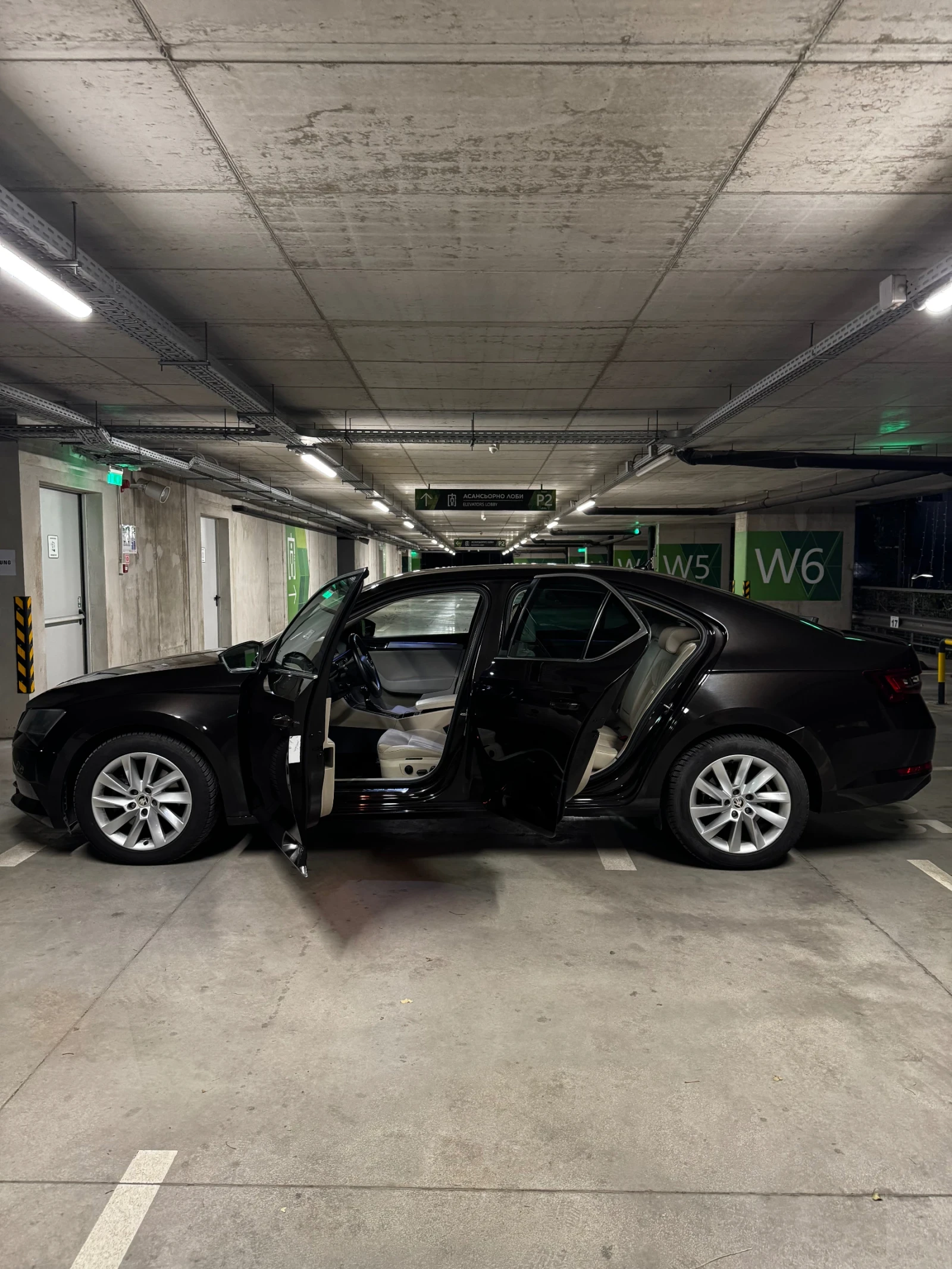 Skoda Superb III 2.0 TDI 190кс, снимка 5 - Автомобили и джипове - 55964143