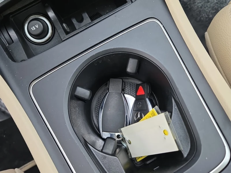 Mercedes-Benz GLA 250  CARFAX * БЕЗ ПЪРВОНАЧАЛНА ВНОСКА, снимка 8 - Автомобили и джипове - 52807797