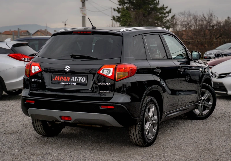 Suzuki Vitara 1.6i 4x4 КАТО НОВА! ДИСТРОНИК, ПОДГРЕВ, КАМЕРА!, снимка 4 - Автомобили и джипове - 53452932