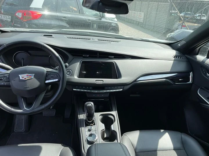 Cadillac XT4, снимка 14 - Автомобили и джипове - 47817947