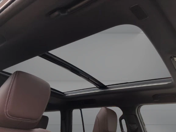 Toyota Hilux 4×4 Double Cab Invincible = NEW = Гаранция, снимка 10 - Автомобили и джипове - 54138993