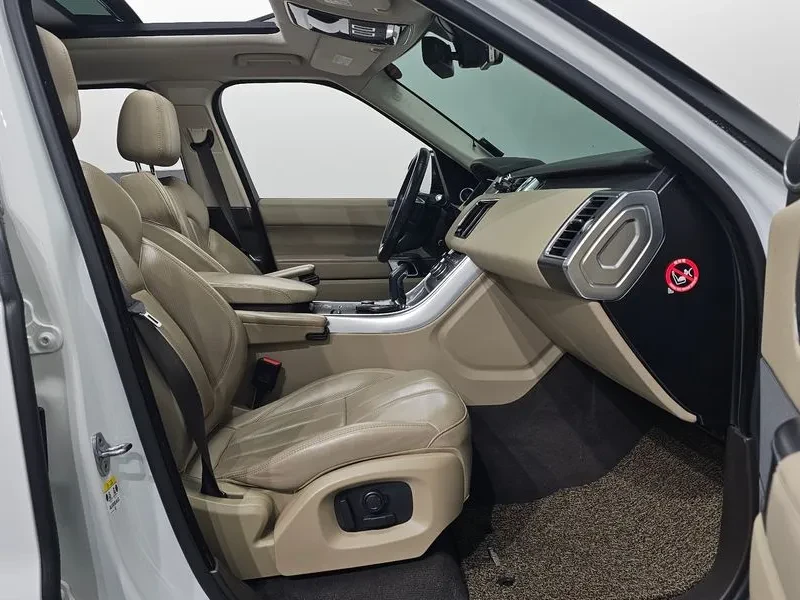 Land Rover Range Rover Sport 3.0D, снимка 10 - Автомобили и джипове - 54500591