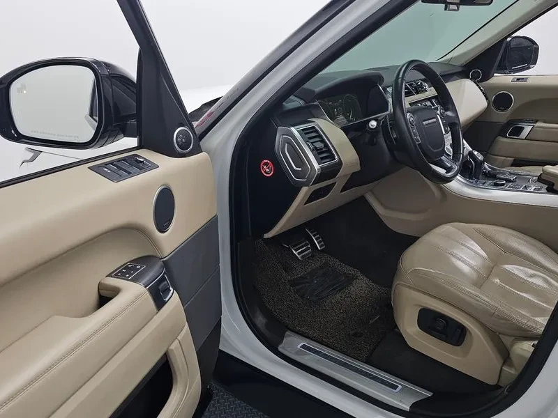Land Rover Range Rover Sport 3.0D, снимка 11 - Автомобили и джипове - 54500591