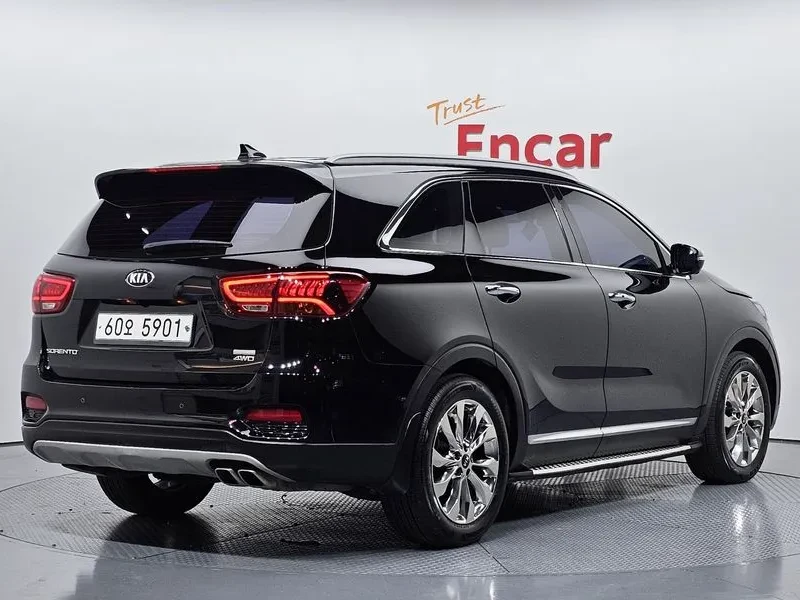 Kia Sorento 2.2 CRDI 4WD - САМО 30% АВАНС, снимка 2 - Автомобили и джипове - 56017291