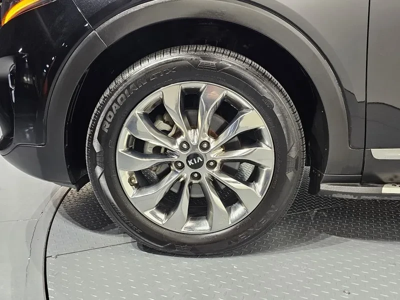 Kia Sorento 2.2 CRDI 4WD - САМО 30% АВАНС, снимка 5 - Автомобили и джипове - 56017291
