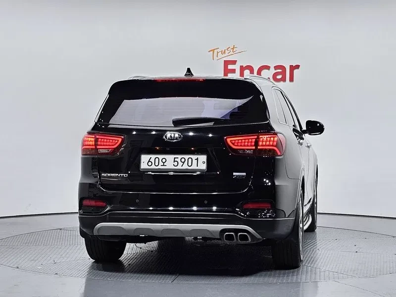 Kia Sorento 2.2 CRDI 4WD - САМО 30% АВАНС, снимка 4 - Автомобили и джипове - 56017291