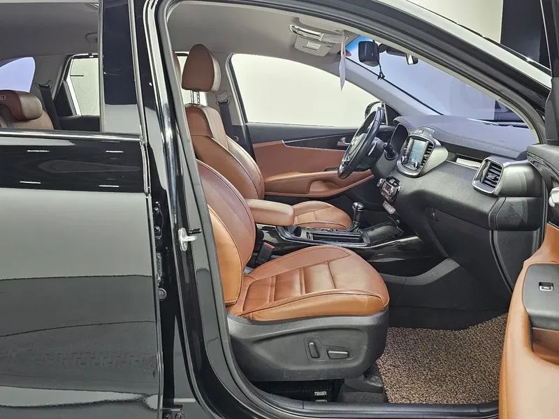 Kia Sorento 2.2 CRDI 4WD - САМО 30% АВАНС, снимка 11 - Автомобили и джипове - 56017291