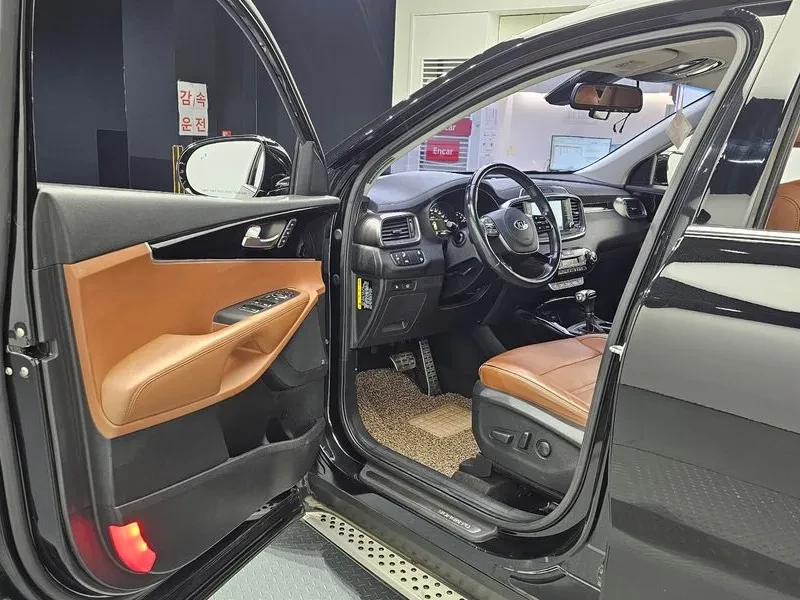 Kia Sorento 2.2 CRDI 4WD - САМО 30% АВАНС, снимка 10 - Автомобили и джипове - 56017291