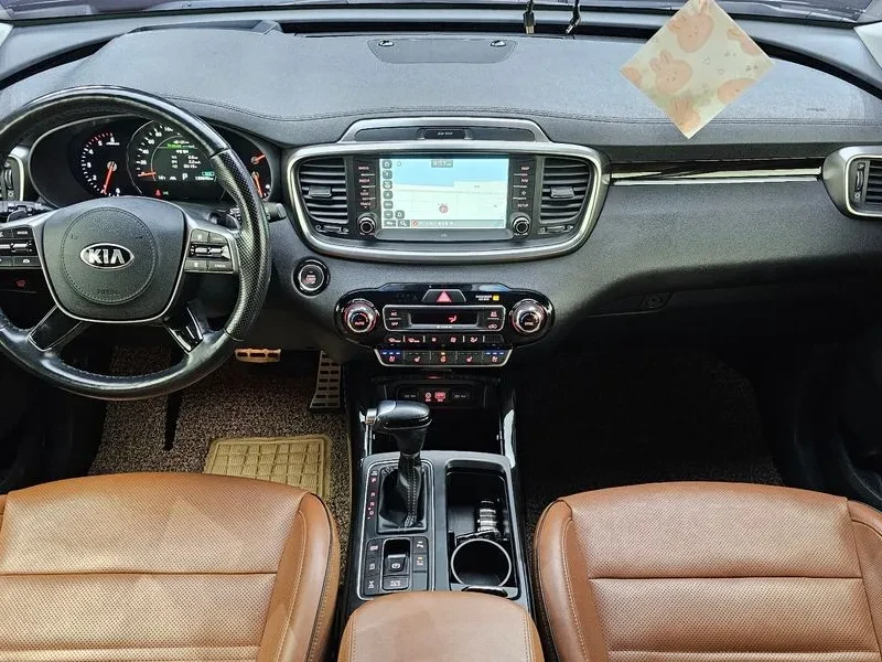 Kia Sorento 2.2 CRDI 4WD - САМО 30% АВАНС, снимка 7 - Автомобили и джипове - 56017291