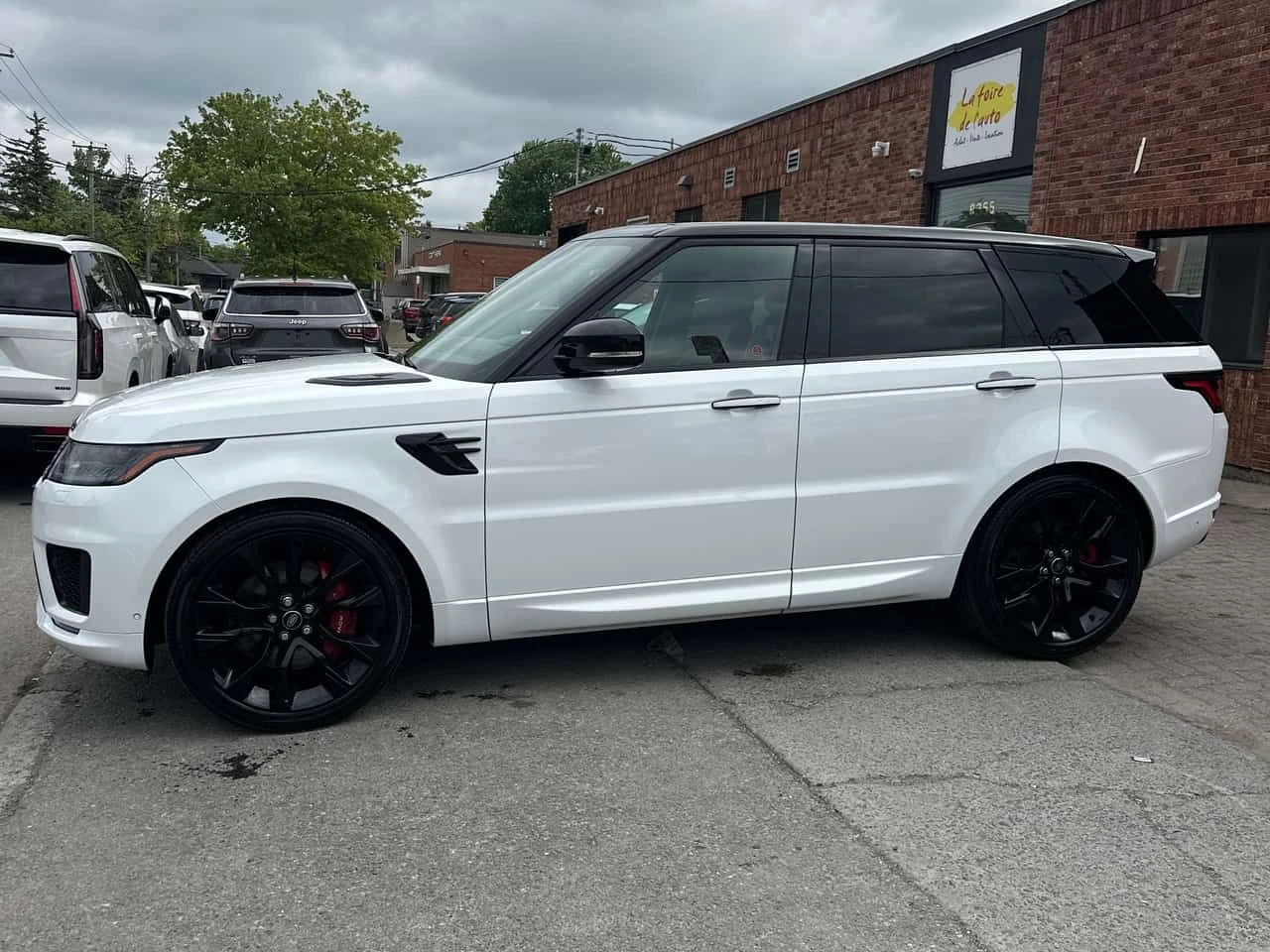 Land Rover Range Rover Sport * HST * CARFAX * ЦЕНА ДО БГ, снимка 2 - Автомобили и джипове - 53738767