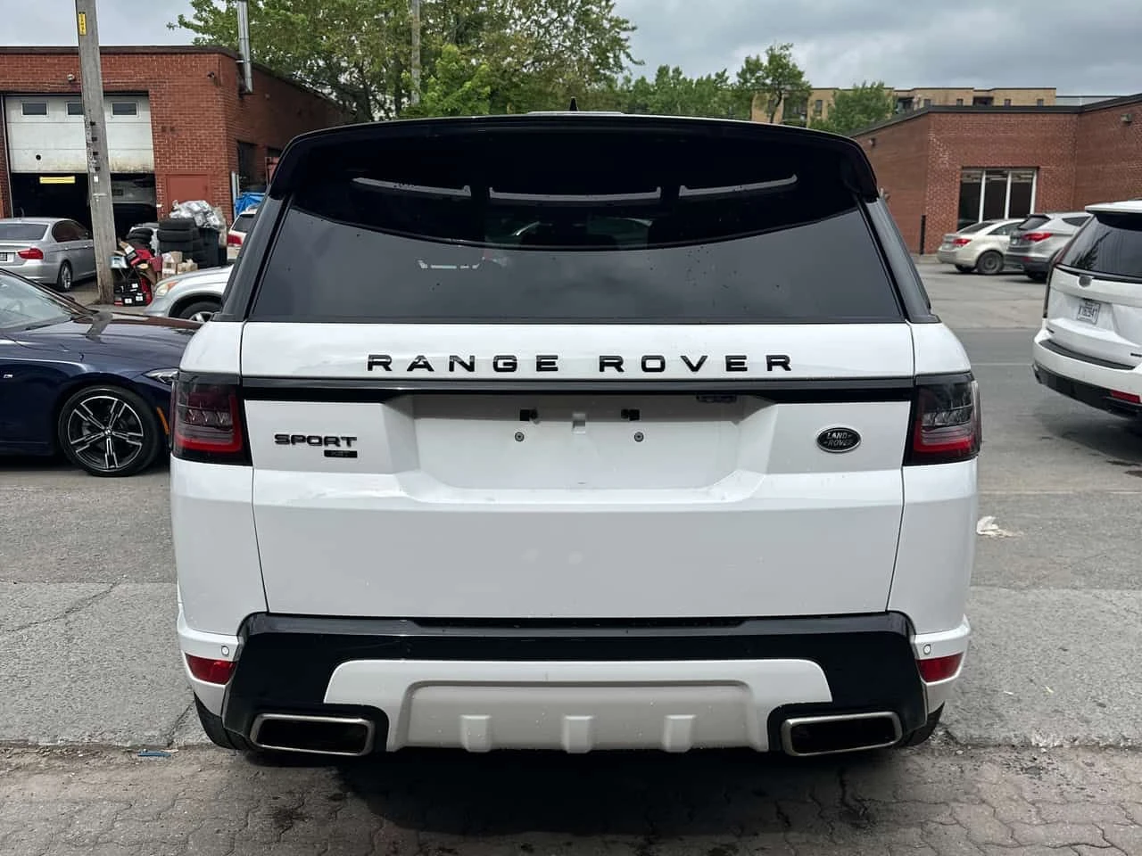 Land Rover Range Rover Sport * HST * CARFAX * ЦЕНА ДО БГ, снимка 4 - Автомобили и джипове - 53738767