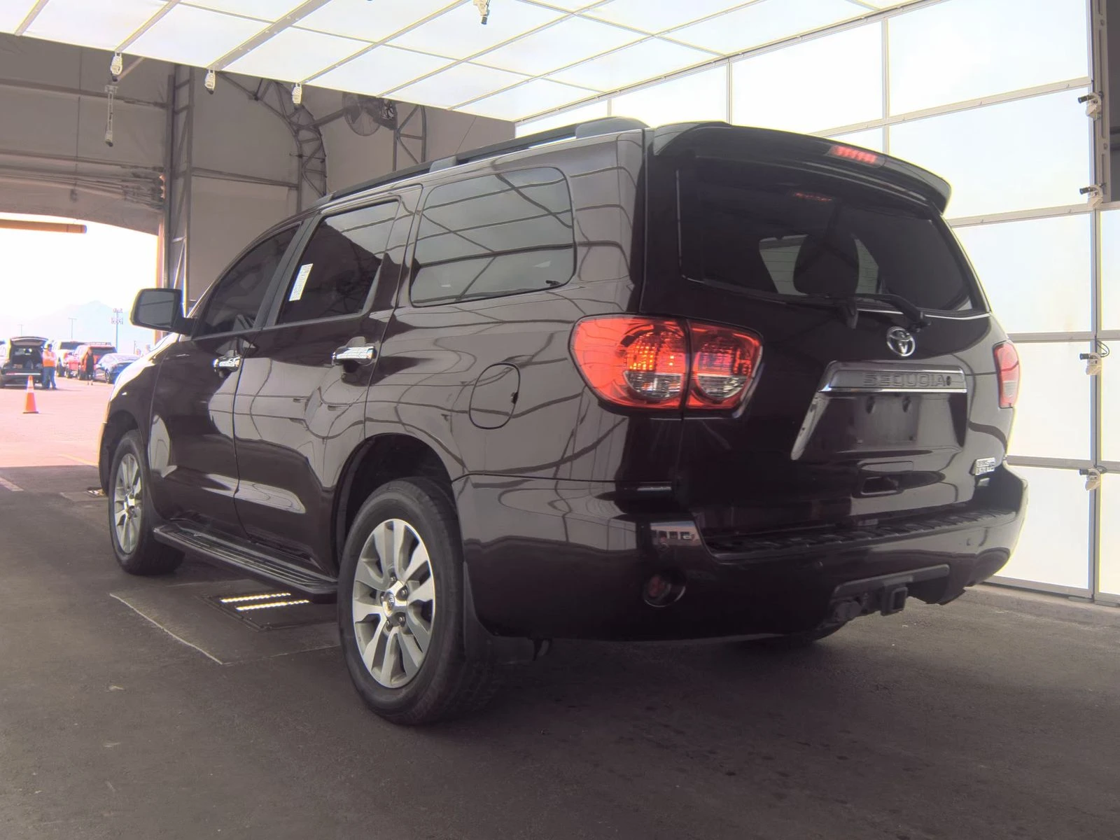 Toyota Sequoia LIMITED* 5.7* V8* ПОДГРЕВ* КАМЕРА* КЕЙЛЕС, снимка 4 - Автомобили и джипове - 53780466