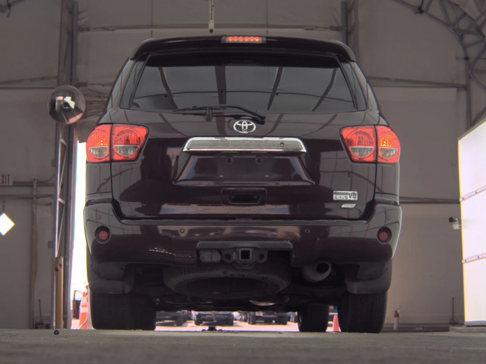 Toyota Sequoia LIMITED* 5.7* V8* ПОДГРЕВ* КАМЕРА* КЕЙЛЕС, снимка 6 - Автомобили и джипове - 53780466