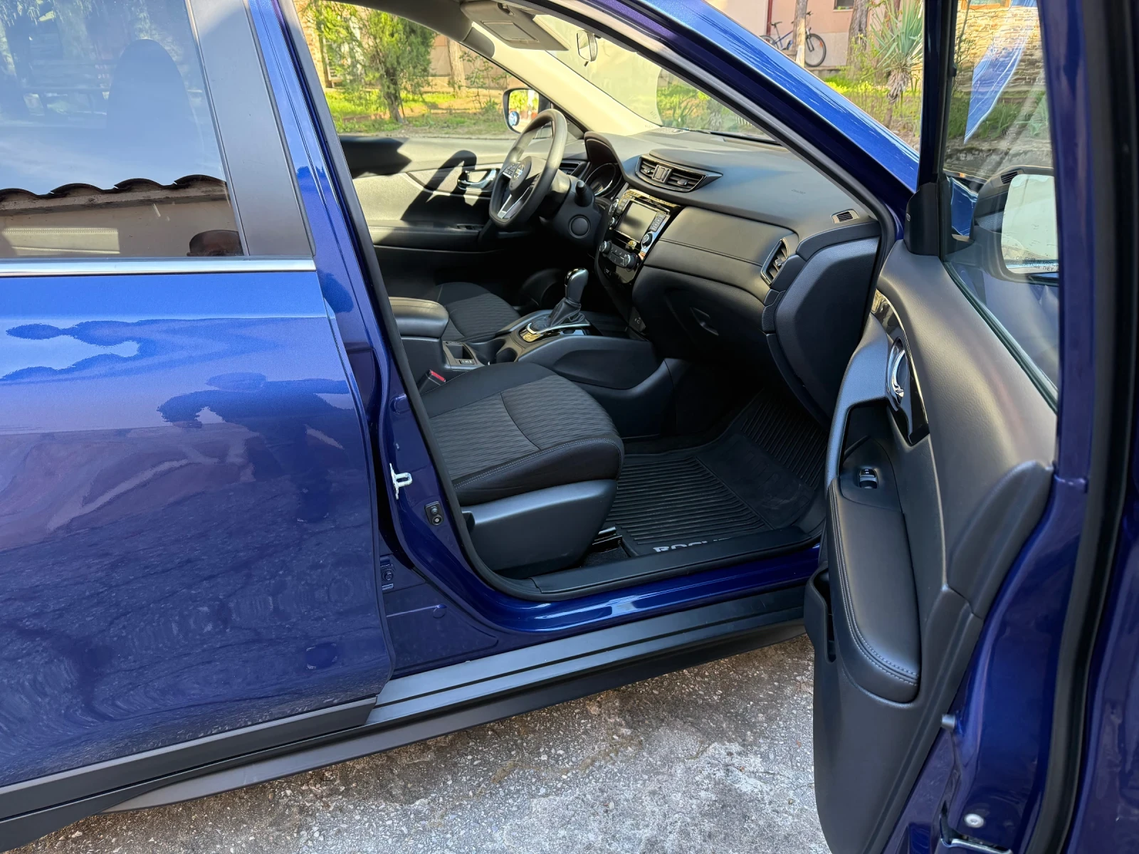 Nissan Rogue 2.5 SV AWD, снимка 12 - Автомобили и джипове - 54115554