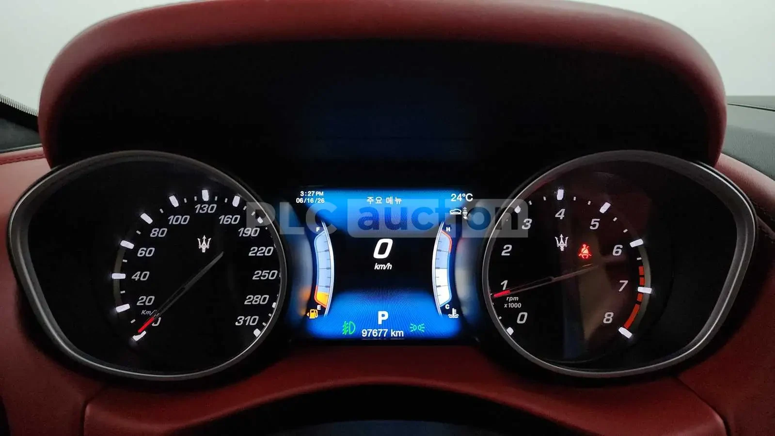 Maserati Levante !УНИКАТ! !ПЪЛНО ОБОРУДBАНЕ! /PANO/, снимка 8 - Автомобили и джипове - 54957989