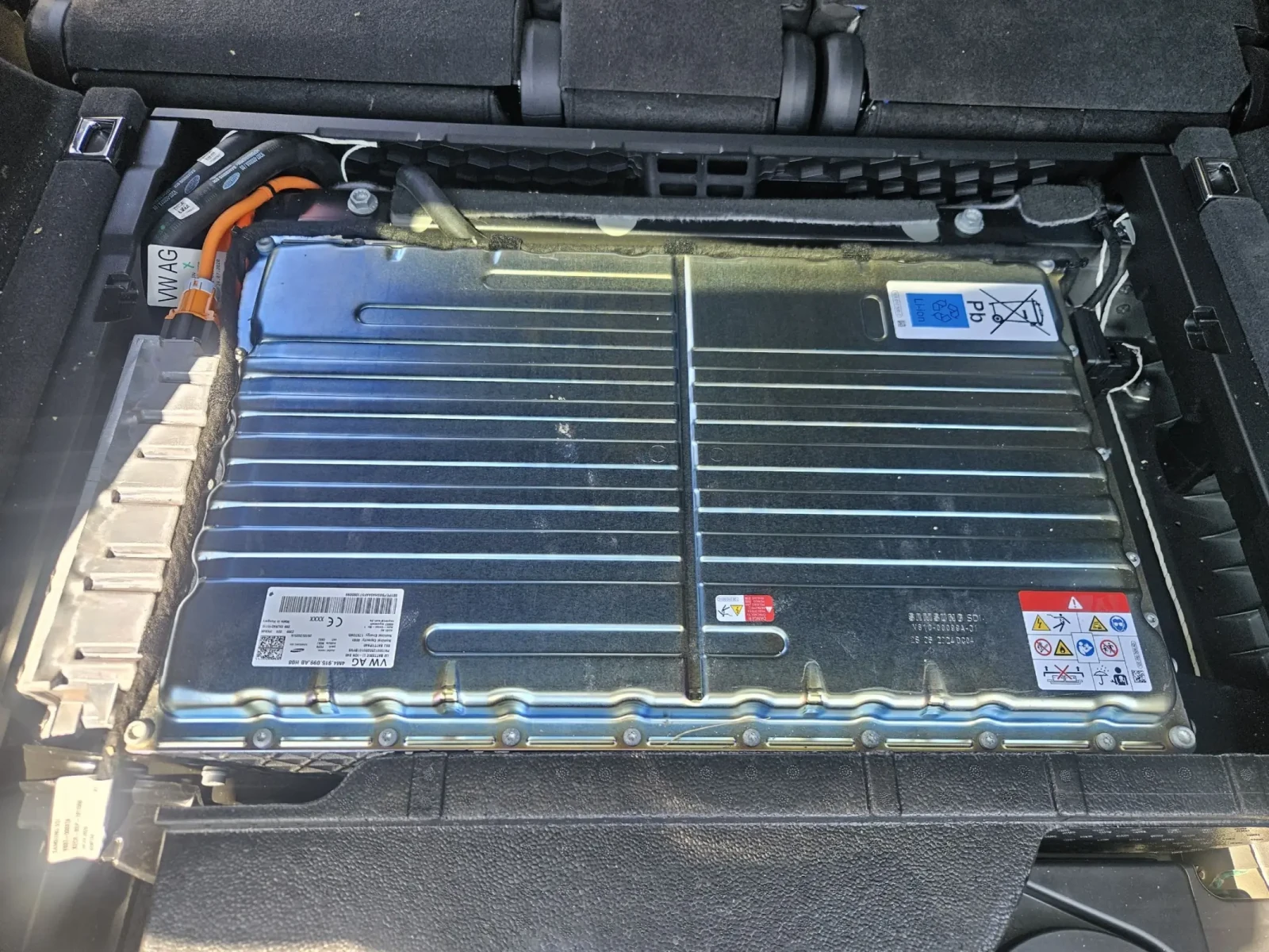 VW Touareg 3.0 eHybrid 462к.с., снимка 11 - Автомобили и джипове - 55461767